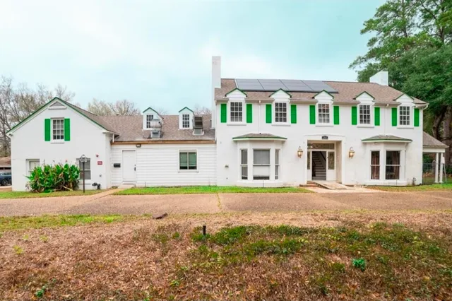 $2,000,000 | 204 West Dallas Street, Conroe, TX 77301