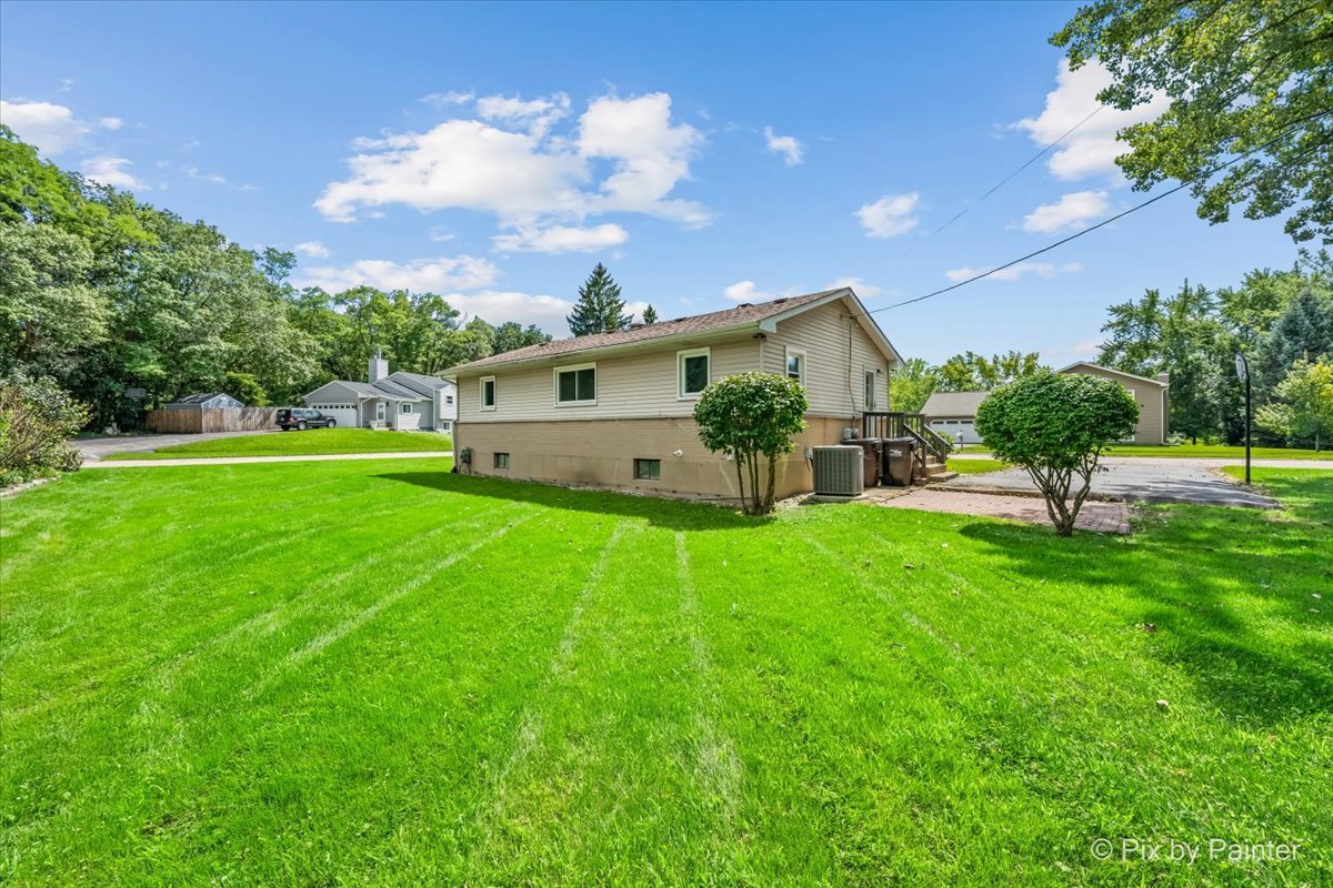 239 Vista Road Lake Zurich, IL 60047 - Photo 24 of 28 Gallery Image 24