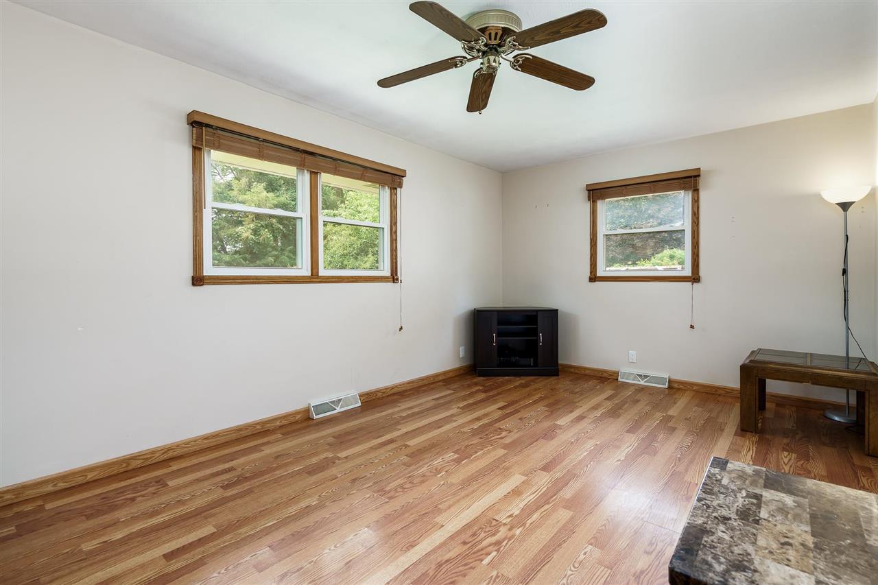 1214 Crest Lane Rochelle, IL 61068 - Photo 13 of 32 Gallery Image 13