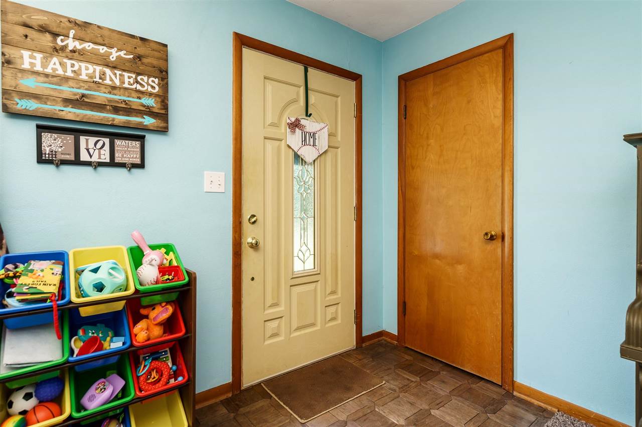 1214 Crest Lane Rochelle, IL 61068 - Photo 2 of 32 Gallery Image 2
