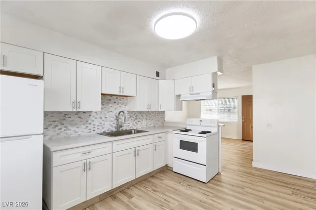 $850 | 212 Kola Street, Unit 4, Henderson, NV 89015