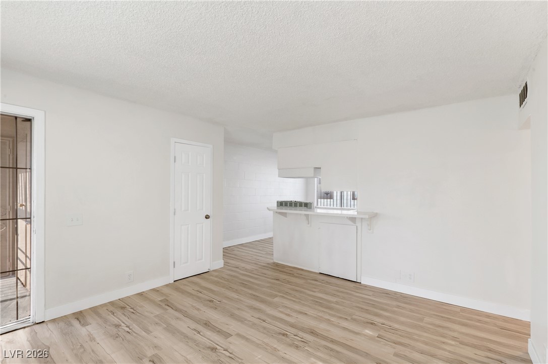 212 Kola Street, Unit 4 Henderson, NV 89015 - Photo 7 of 13 LIVING