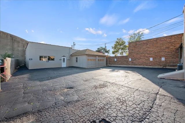 a view of a back yard of the house