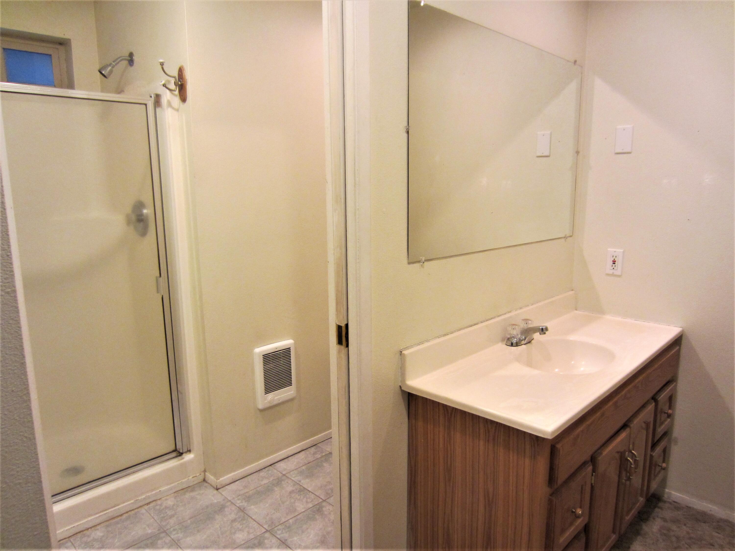 1827 Northeast Wells Acres Road Bend, OR 97701 - Photo 23 of 32 Primary suite # 2 bath