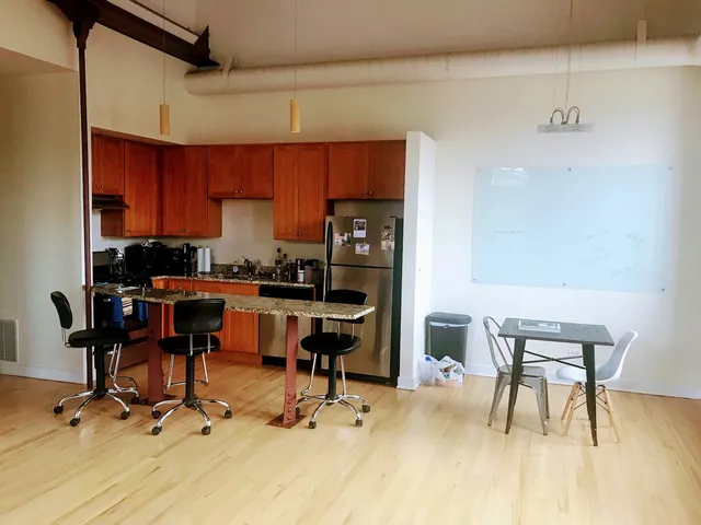 $3,950 | 2041 West North Avenue, Unit 12, Chicago, IL 60647