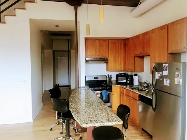 $3,950 | 2041 West North Avenue, Unit 12, Chicago, IL 60647