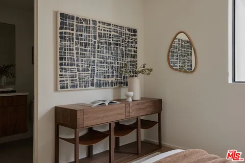 $2,495,000 | 3214 Highland Avenue, Unit 2, Santa Monica, CA 90405