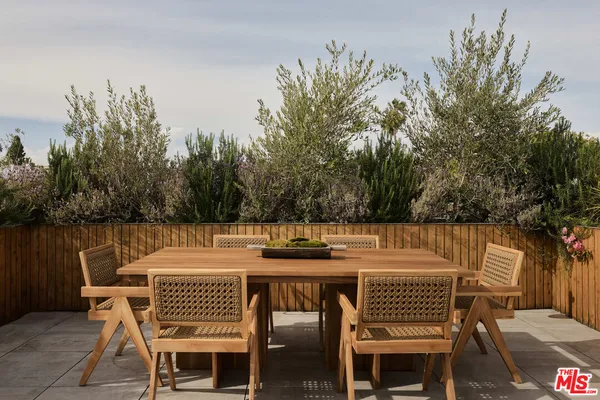 $2,495,000 | 3214 Highland Avenue, Unit 2, Santa Monica, CA 90405