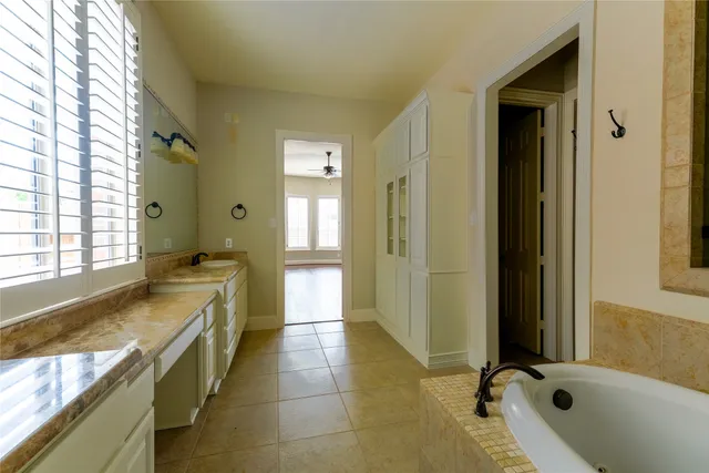 $5,500 | 25411 Springwood Lake Drive, Katy, TX 77494