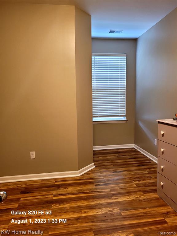 262 North Wixom Road Wixom, MI 48393 - Photo 9 of 14