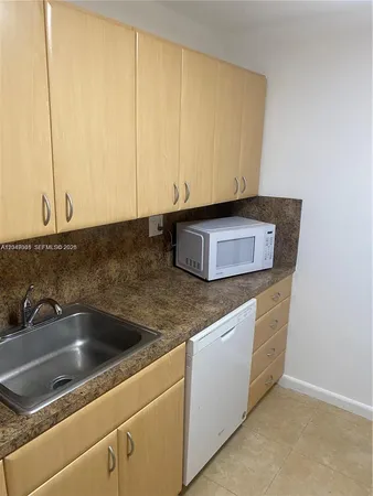 $287,000 | 7201 Miami Lakes Drive, Unit B14, Miami Lakes, FL 33014