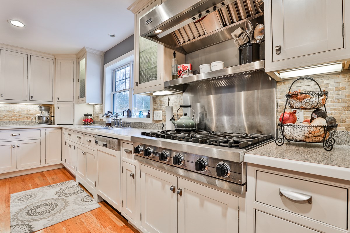 9 Flintlock Road Salem, NH 03079 - Photo 9 of 40 Gallery Image 9