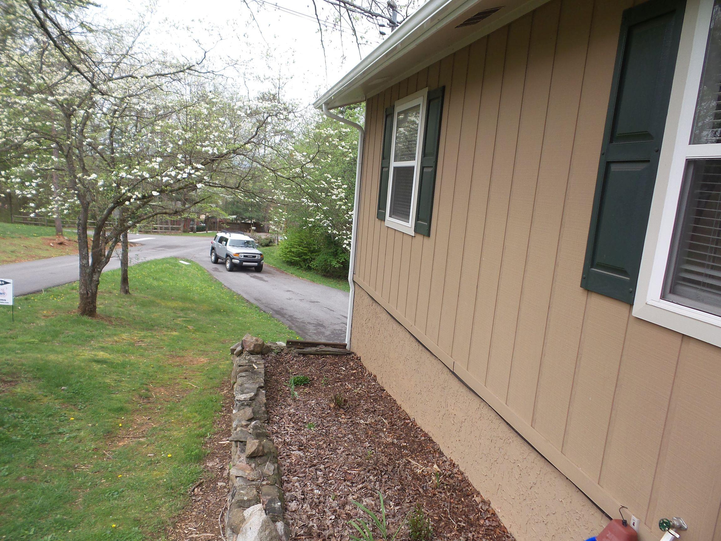 1140 Middle Ridge Road Sevierville, TN 37862 - Photo 38 of 39 20150410_091253