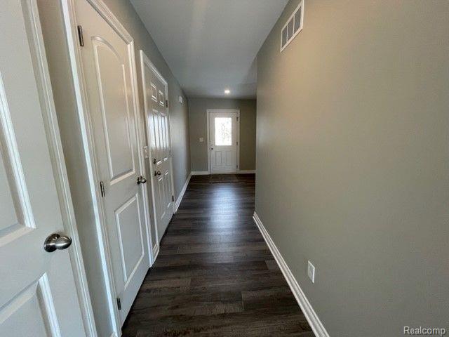 830 Range Road Marysville, MI 48040 - Photo 7 of 31 Gallery Image 7