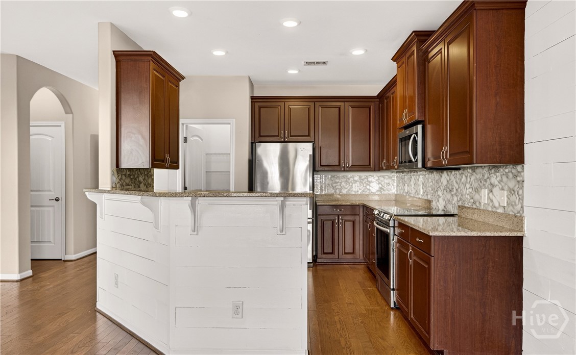120 Pine View Crossing Pooler, GA 31322 - Photo 10 of 26 Kitchen