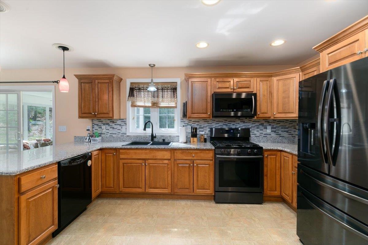 141 Caleb Drive Danville, NH 03819 - Photo 38 of 40