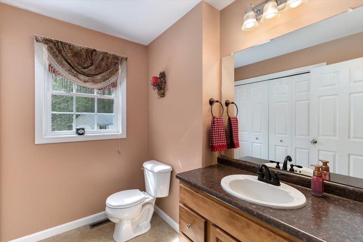 141 Caleb Drive Danville, NH 03819 - Photo 7 of 40