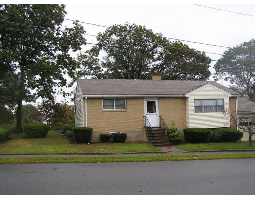 25 Ripley Road Medford, MA 02155 - Photo 2 of 18