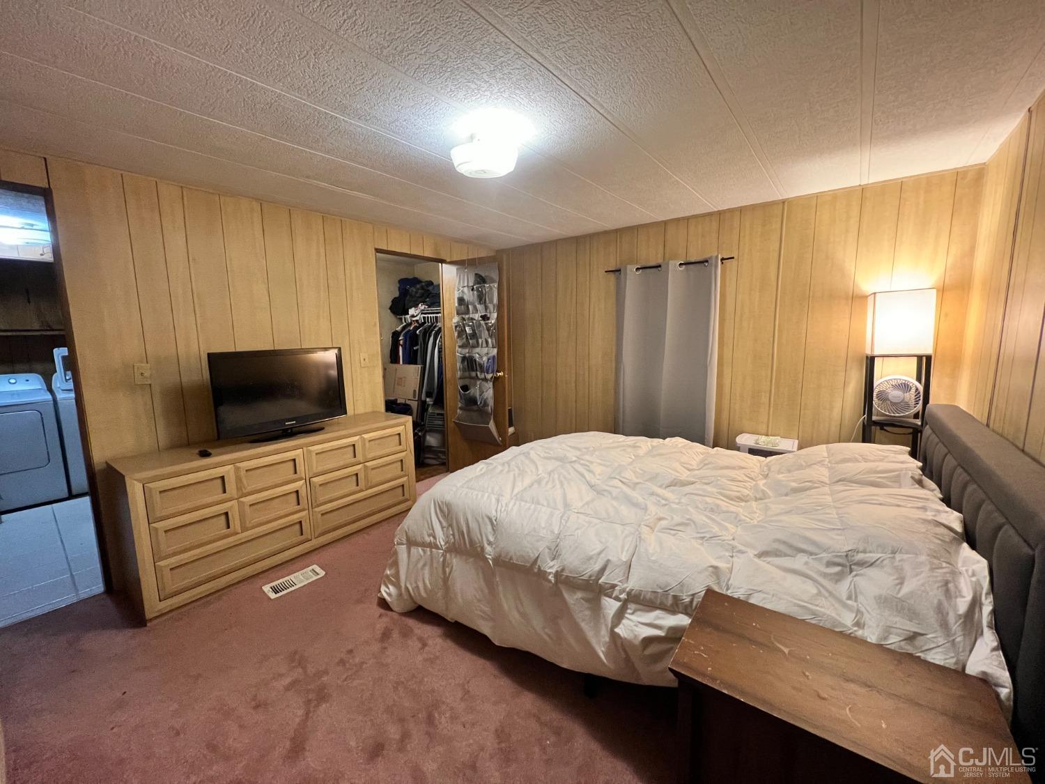 6 Hemingway Drive North Brunswick, NJ 08902 - Photo 13 of 14