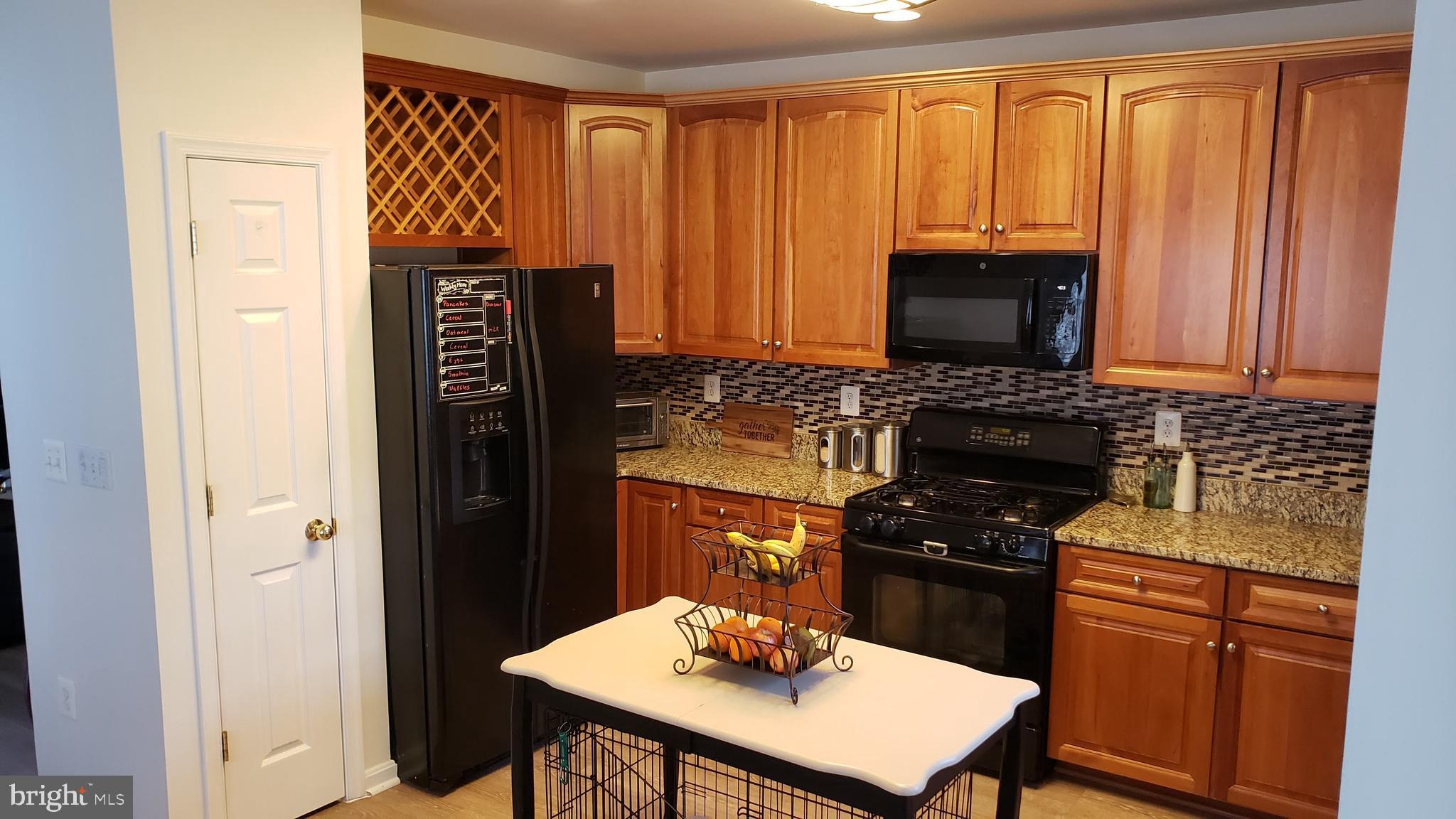 9841 Cheshire Ridge Circle Manassas, VA 20110 - Photo 18 of 29 pantry
