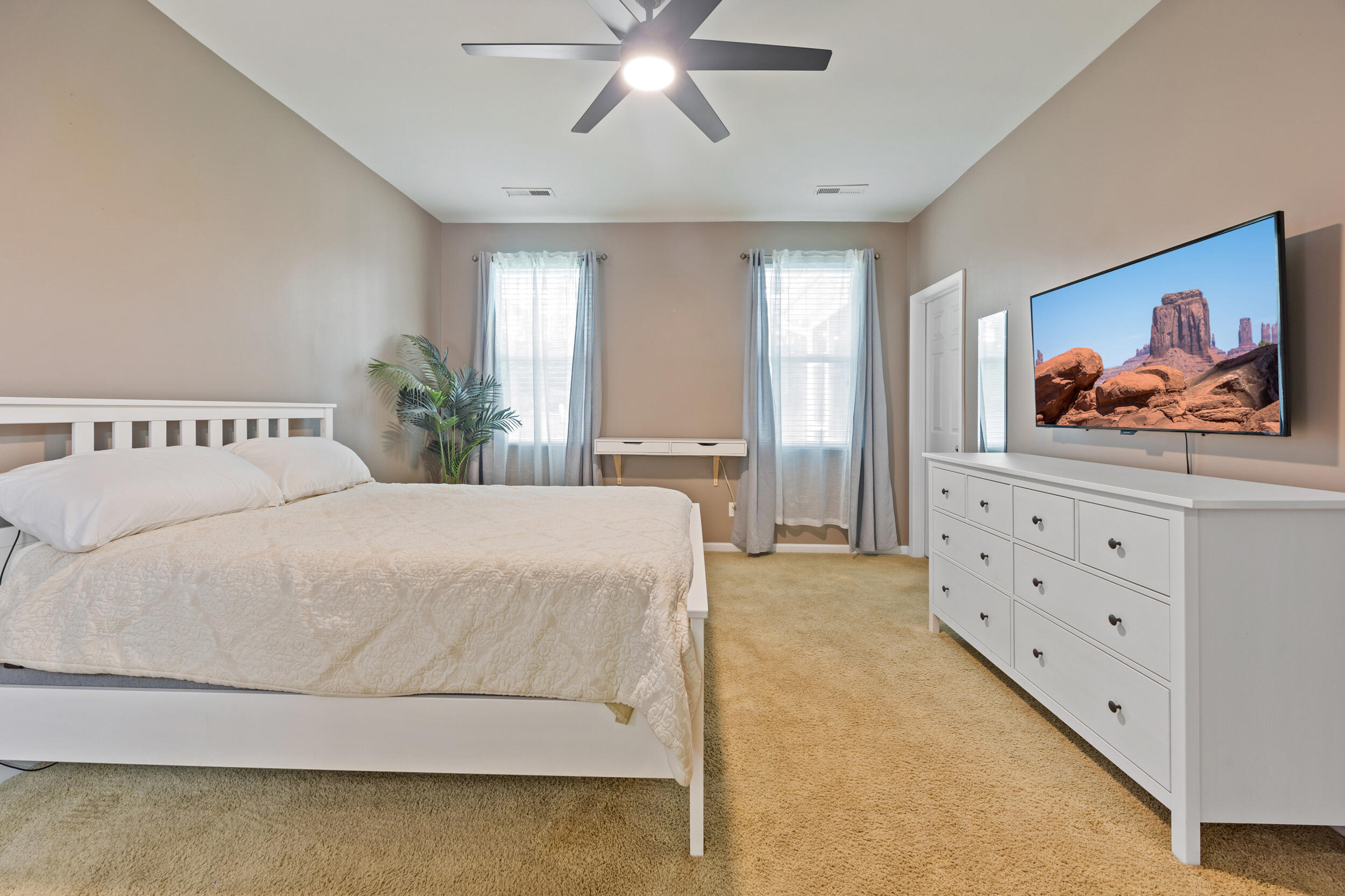 190 Decatur Drive Summerville, SC 29486 - Photo 13 of 52 MAIN FLOOR OWNER'S SUITE