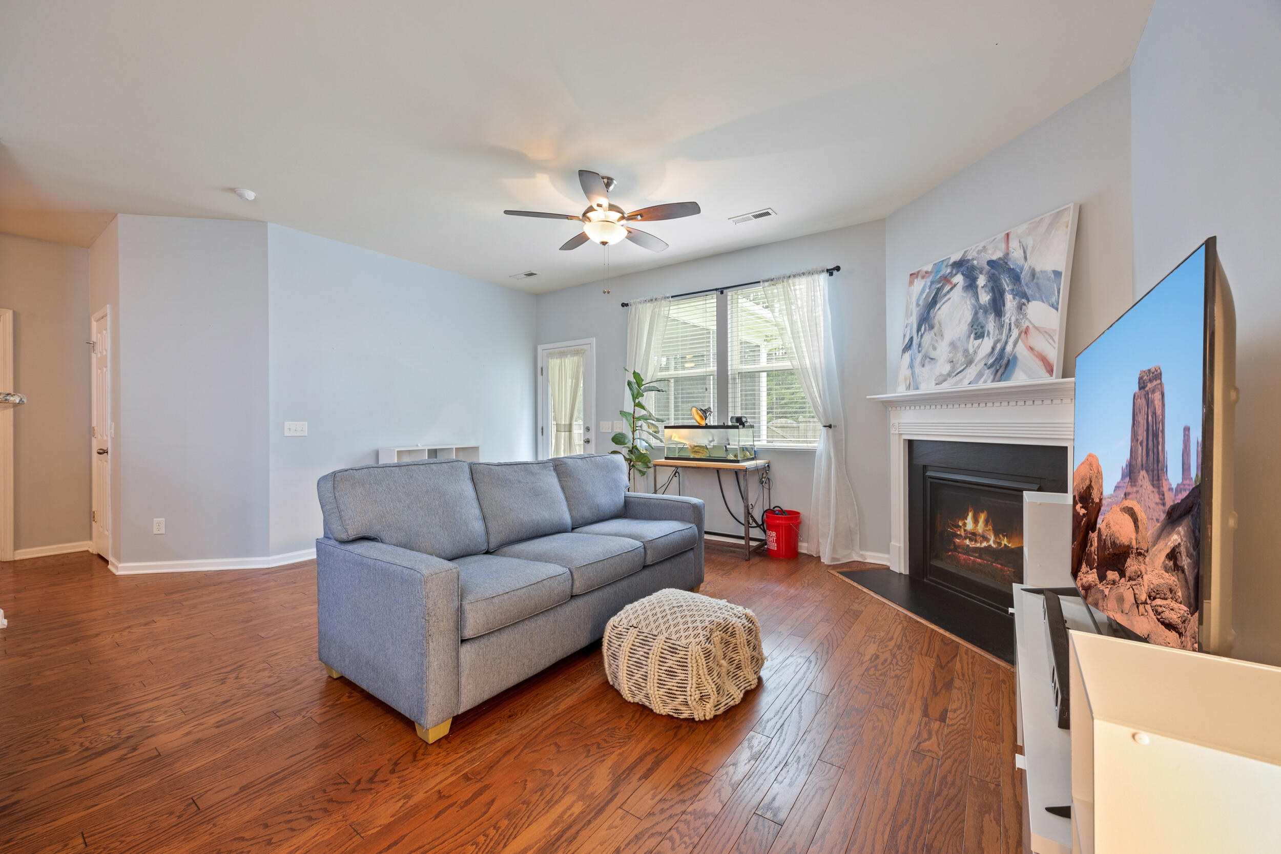 190 Decatur Drive Summerville, SC 29486 - Photo 24 of 52 Living Room with Fireplace