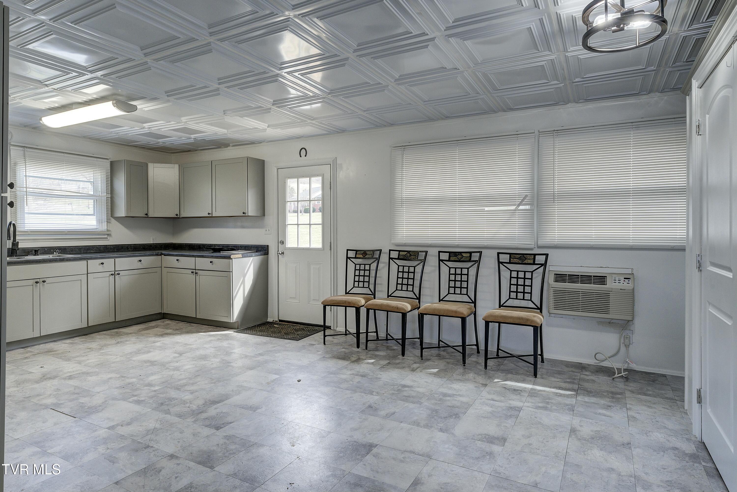 2404 Gap Creek Road Elizabethton, TN 37643 - Photo 16 of 33 tempImageOwUSb1