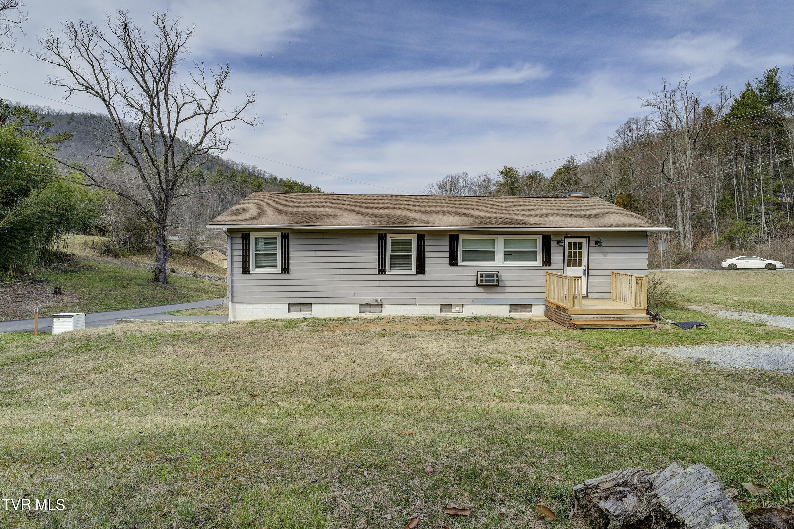 2404 Gap Creek Road Elizabethton, TN 37643 - Photo 2 of 33 tempImageNKZKIm