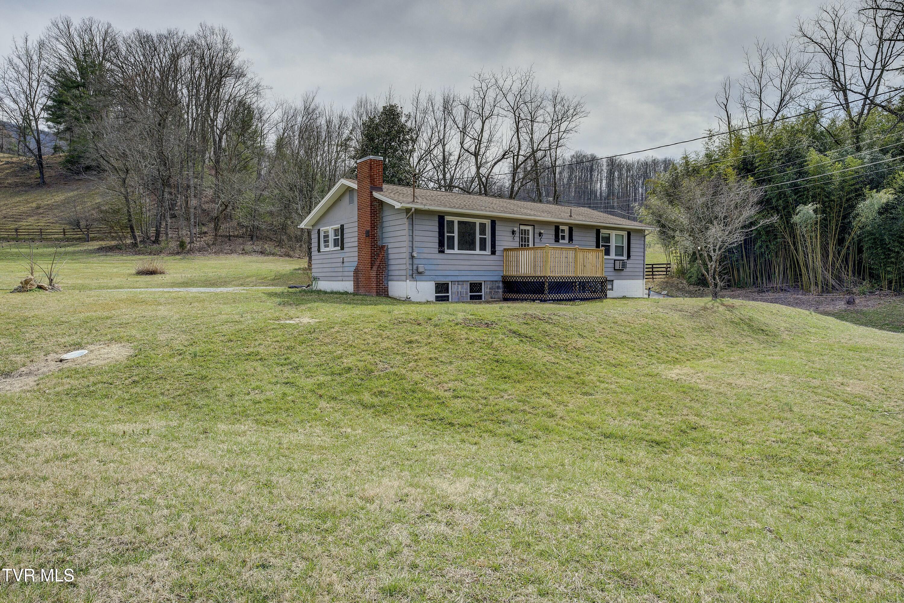 2404 Gap Creek Road Elizabethton, TN 37643 - Photo 4 of 33 tempImageHUiKek