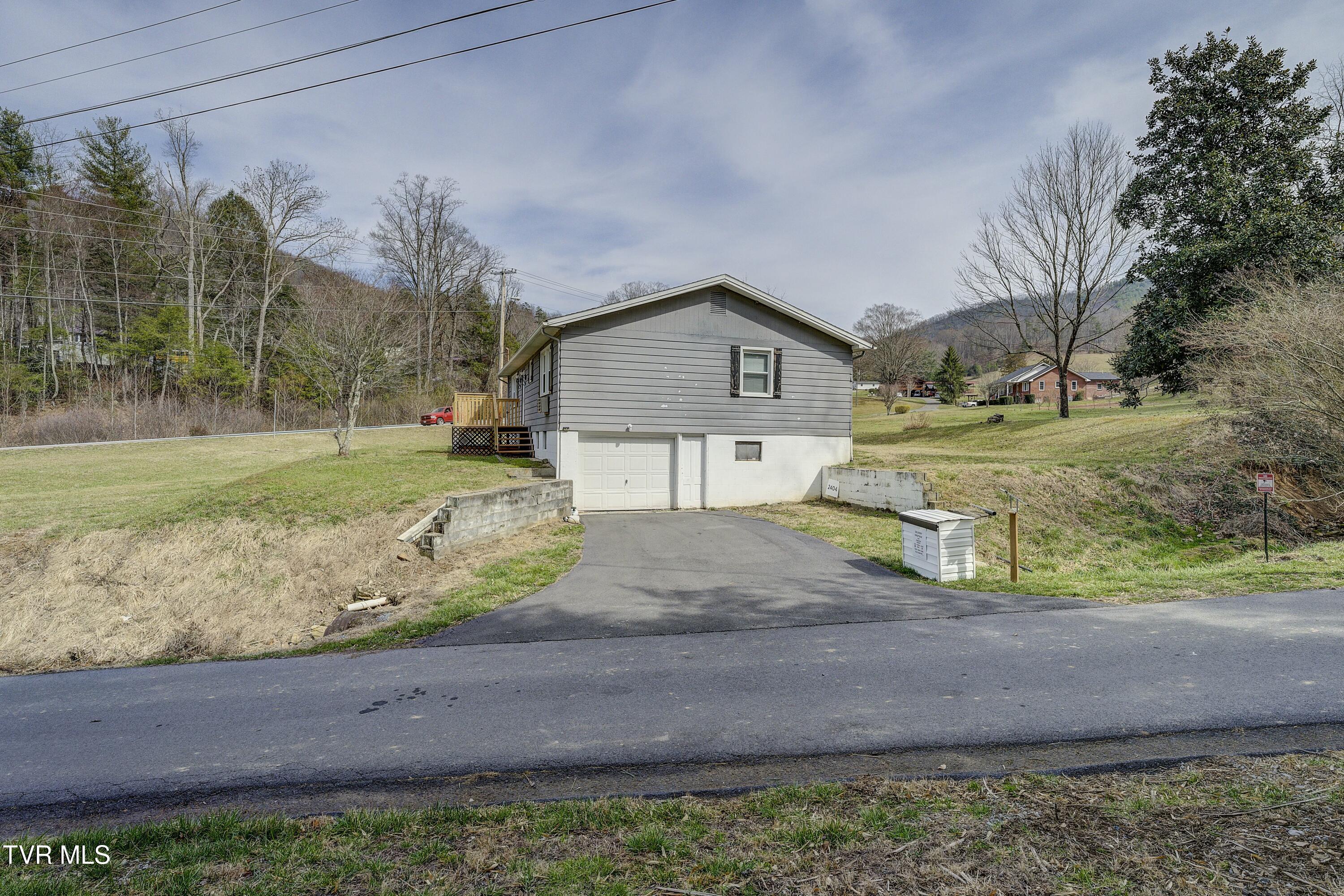 2404 Gap Creek Road Elizabethton, TN 37643 - Photo 6 of 33 tempImage5wjqRE