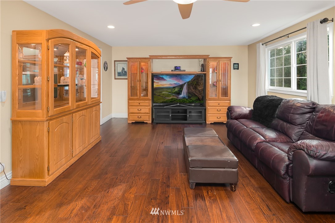 1911 233rd Place Southeast Bothell, WA 98021 - Photo 6 of 25