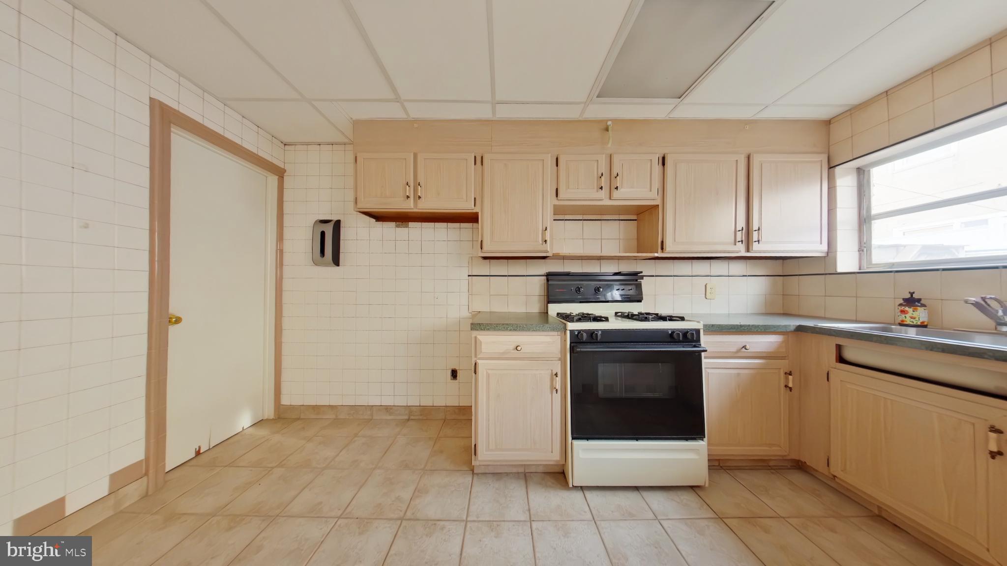 3011 South 15th Street Philadelphia, PA 19145 - Photo 12 of 23