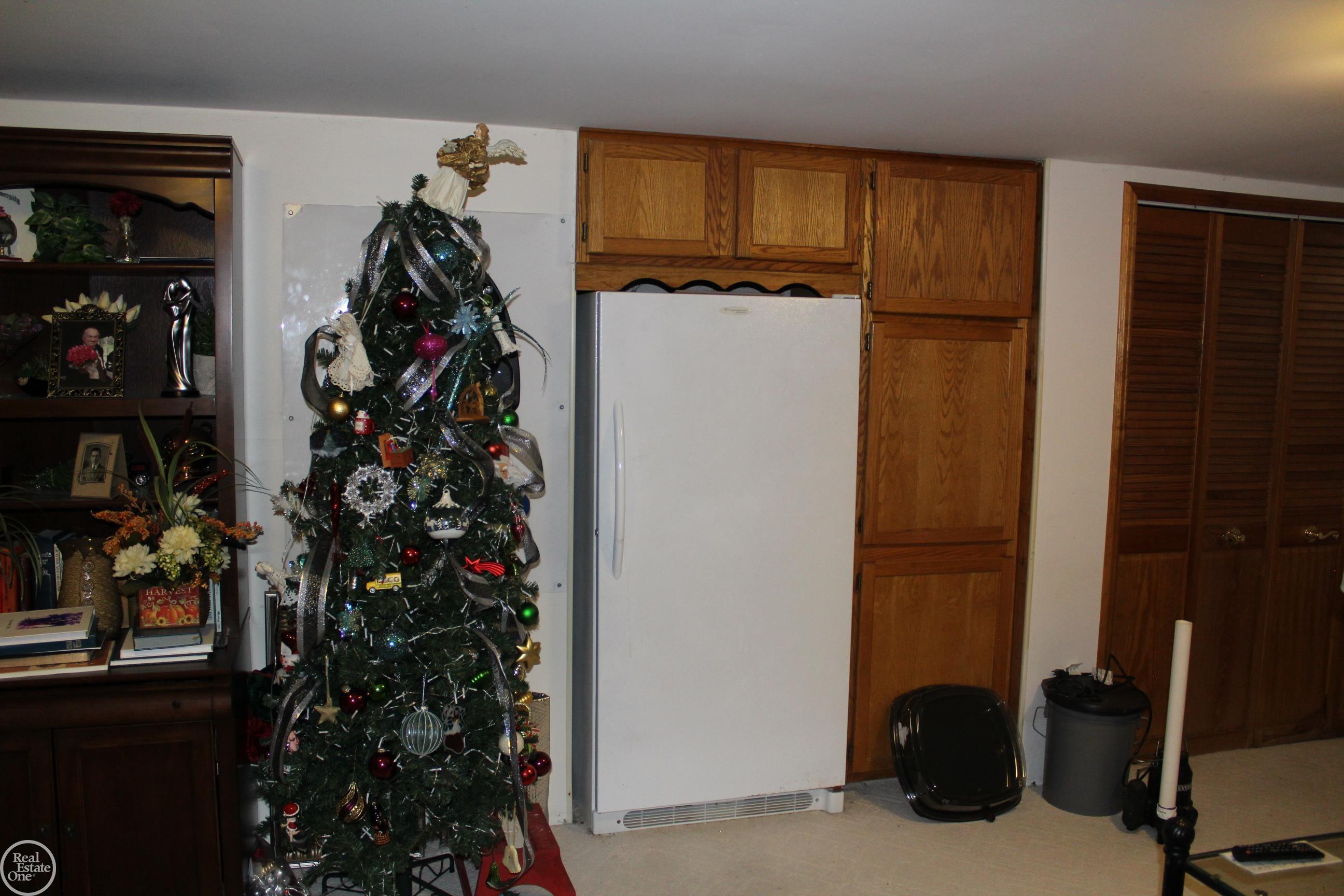 47165 Susan Road Macomb, MI 48044 - Photo 21 of 26 50183137-e420ab59-991c-4292-8e80-6120cd145889.JPG