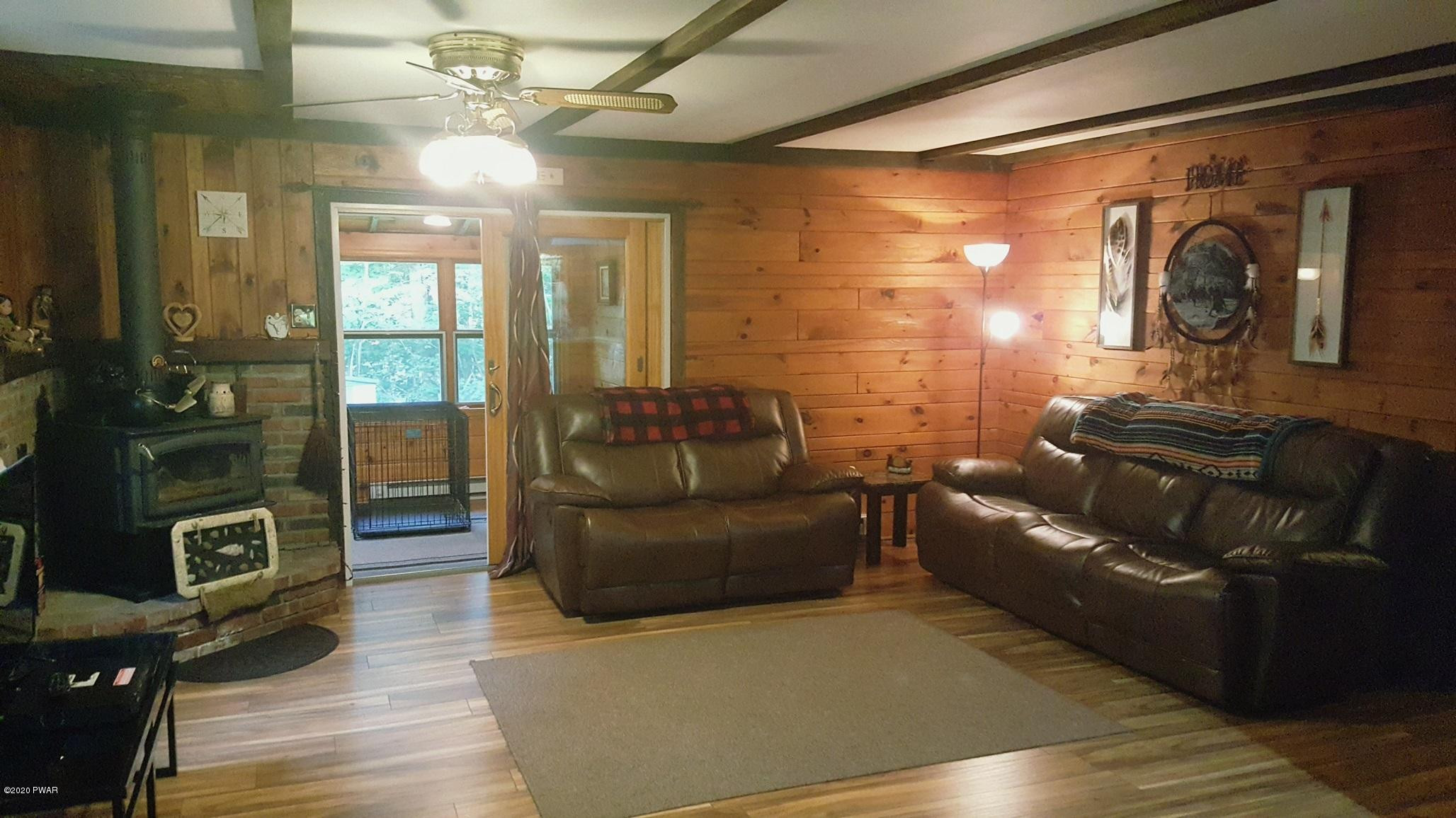 107 Meadowbrook Road Tafton, PA 18464 - Photo 17 of 55 Living Room