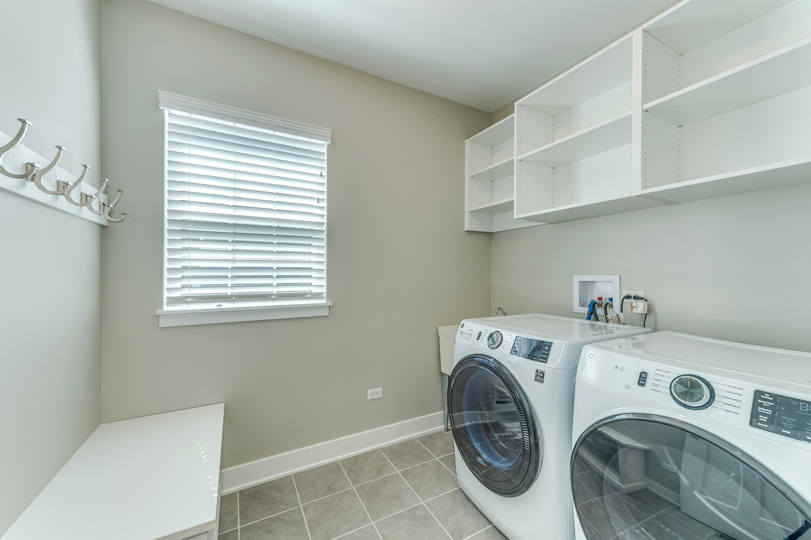13101 Kettering Way Lemont, IL 60439 - Photo 20 of 36 a utility room with dryer and washer