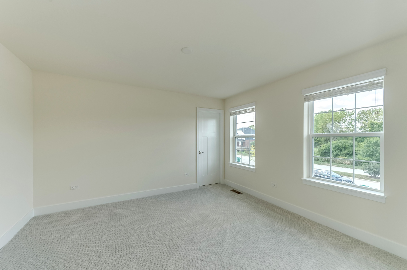 13101 Kettering Way Lemont, IL 60439 - Photo 32 of 36 an empty room with windows