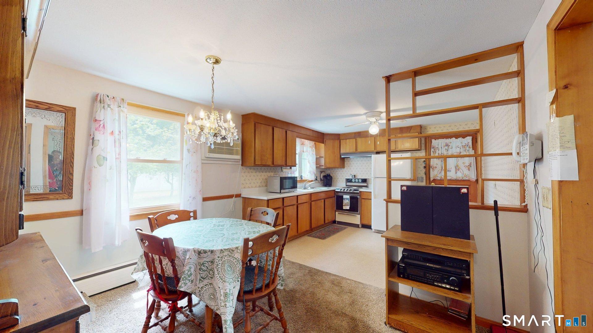 5 Pershing Road Windsor Locks, CT 06096 - Photo 7 of 40