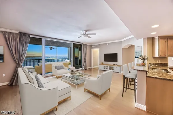 $2,900 | 2090 West First Street, Unit G1607, Fort Myers, FL 33901