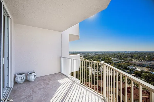 $2,900 | 2090 West First Street, Unit G1607, Fort Myers, FL 33901