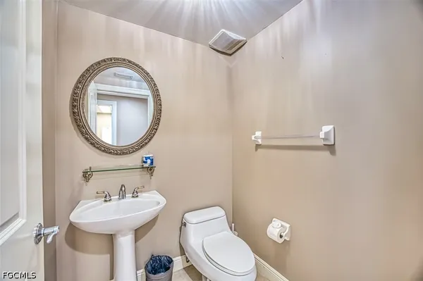 $2,900 | 2090 West First Street, Unit G1607, Fort Myers, FL 33901