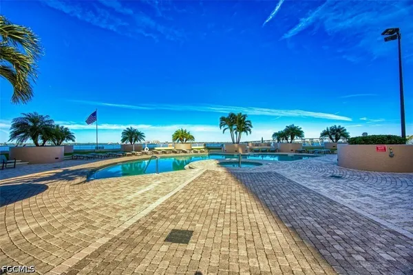 $2,900 | 2090 West First Street, Unit G1607, Fort Myers, FL 33901