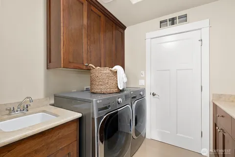 $2,250,000 | 9026 Northeast 127th Place, Kirkland, WA 98034