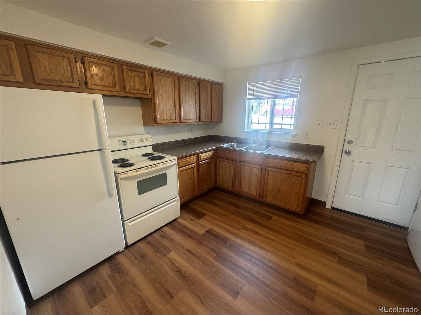 9041 West 45th Place Wheat Ridge, CO 80033 - Photo 3 of 10