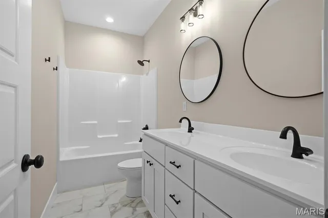 $495,000 | 8748 Wendell Creek Drive, St. Jacob, IL 62281