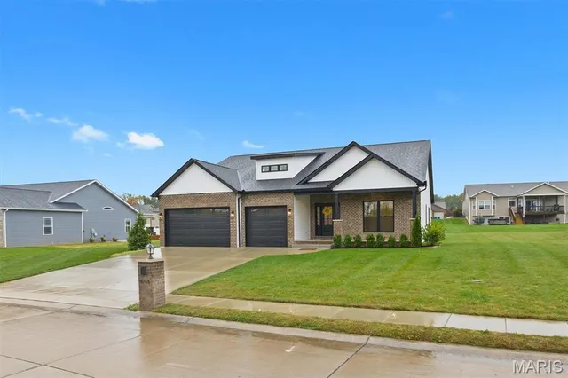 $495,000 | 8748 Wendell Creek Drive, St. Jacob, IL 62281