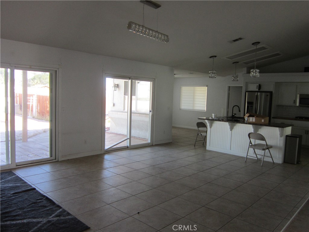 15425 Kasota Road Apple Valley, CA 92307 - Photo 12 of 35