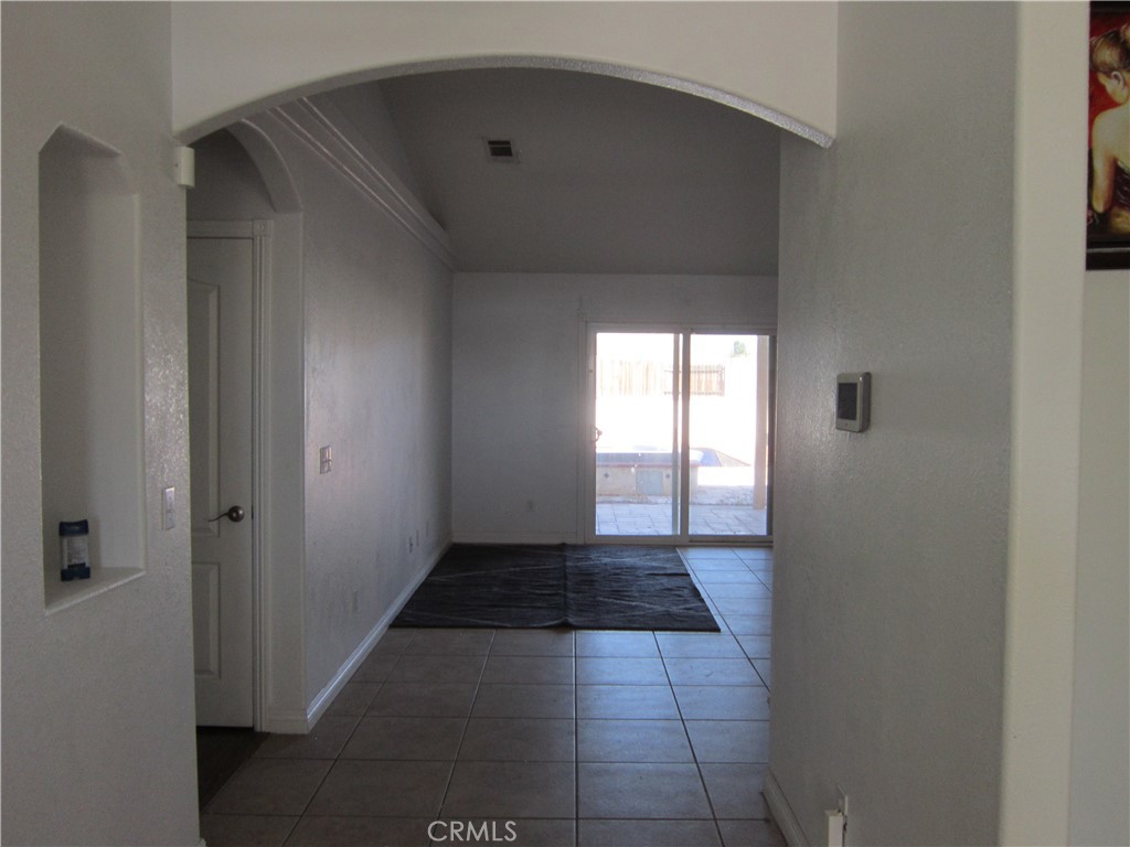 15425 Kasota Road Apple Valley, CA 92307 - Photo 3 of 35
