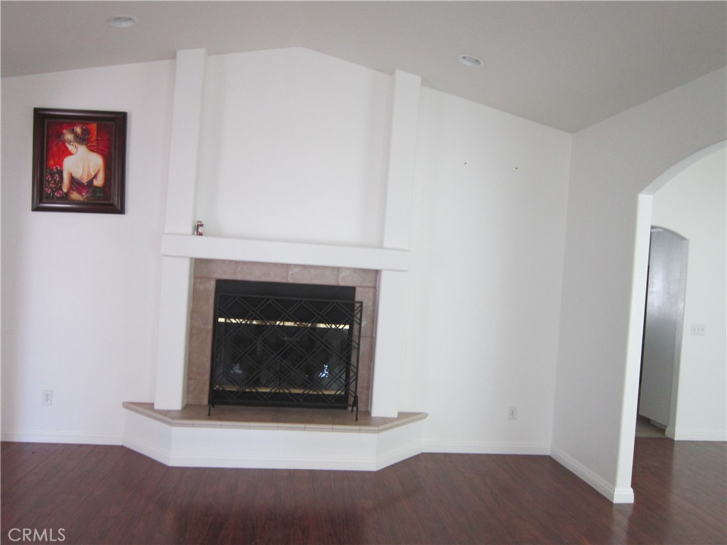 15425 Kasota Road Apple Valley, CA 92307 - Photo 6 of 35