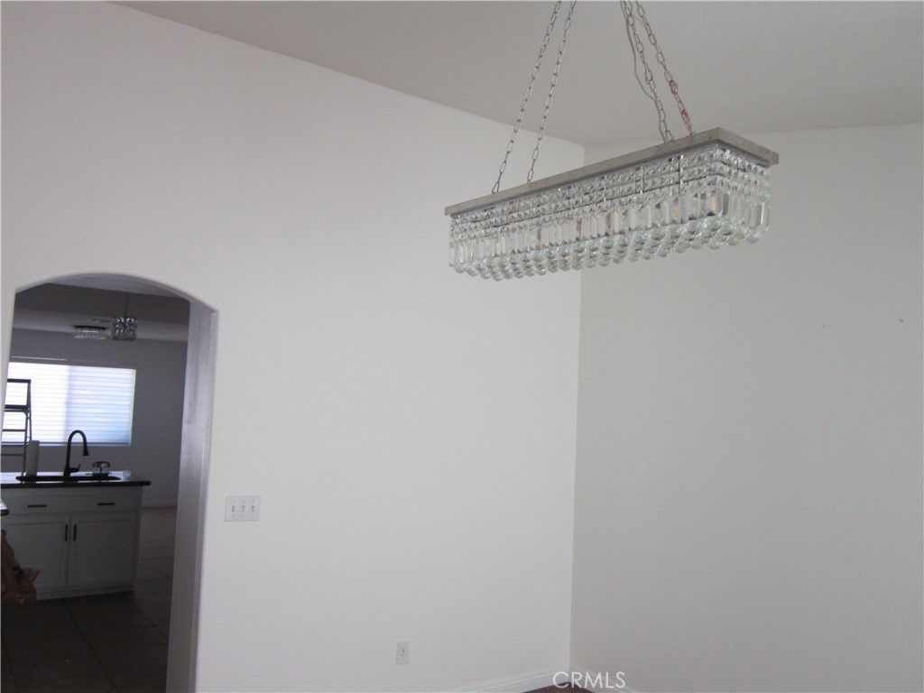 15425 Kasota Road Apple Valley, CA 92307 - Photo 7 of 35