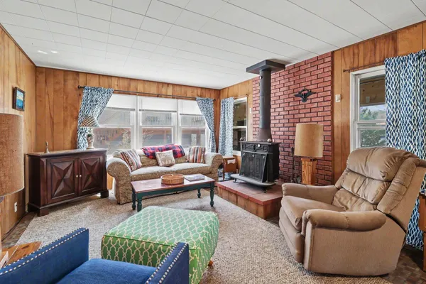 $224,900 | 5619 East Deer Road, Fountain, MI 49410